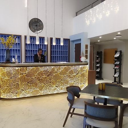 Aparthotel Domitys L'Ellipse Parigi Esterno foto