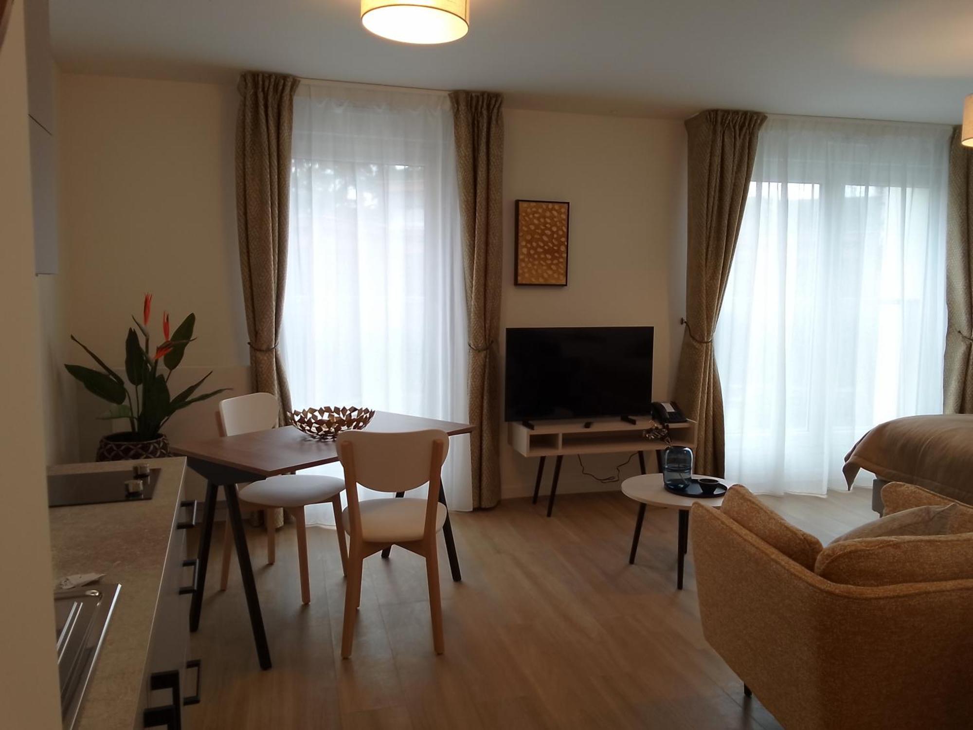 Aparthotel Domitys L'Ellipse Parigi Esterno foto